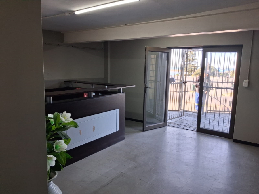 To Let Commercial Property for Rent in Quigney Eastern Cape